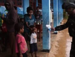 Tim Patroli Gabungan Koops TNI Papua Evakuasi 21 Pengungsi di Aifat Timur Jauh Maybrat