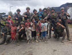 Patroli Dialogis Ops Damai Cartenz di Sugapa, Aparat Jalin Interaksi dengan Warga dan Anak-anak