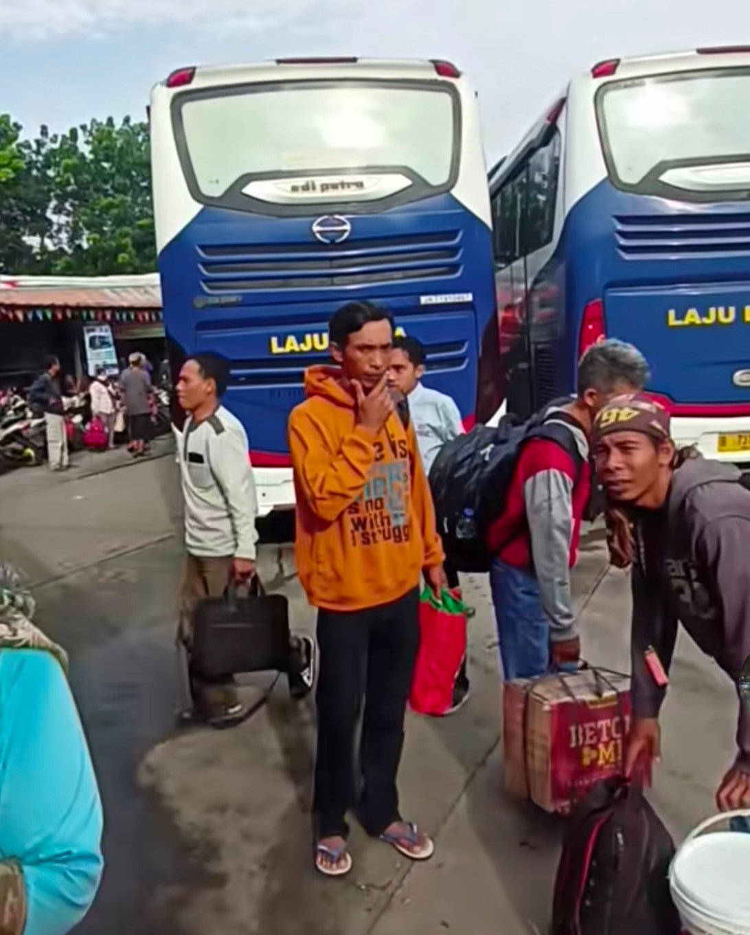 Arus Balik Mulai Ramai, 915 Penumpang Tiba di Terminal Lebak Bulus