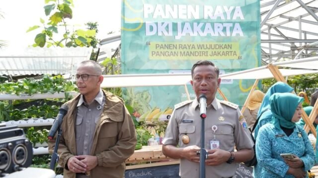 Lubang Galian Condet Jadi ‘Jebakan Maut’, Pengendara Tumbang, Pemkot Jaktim Murka