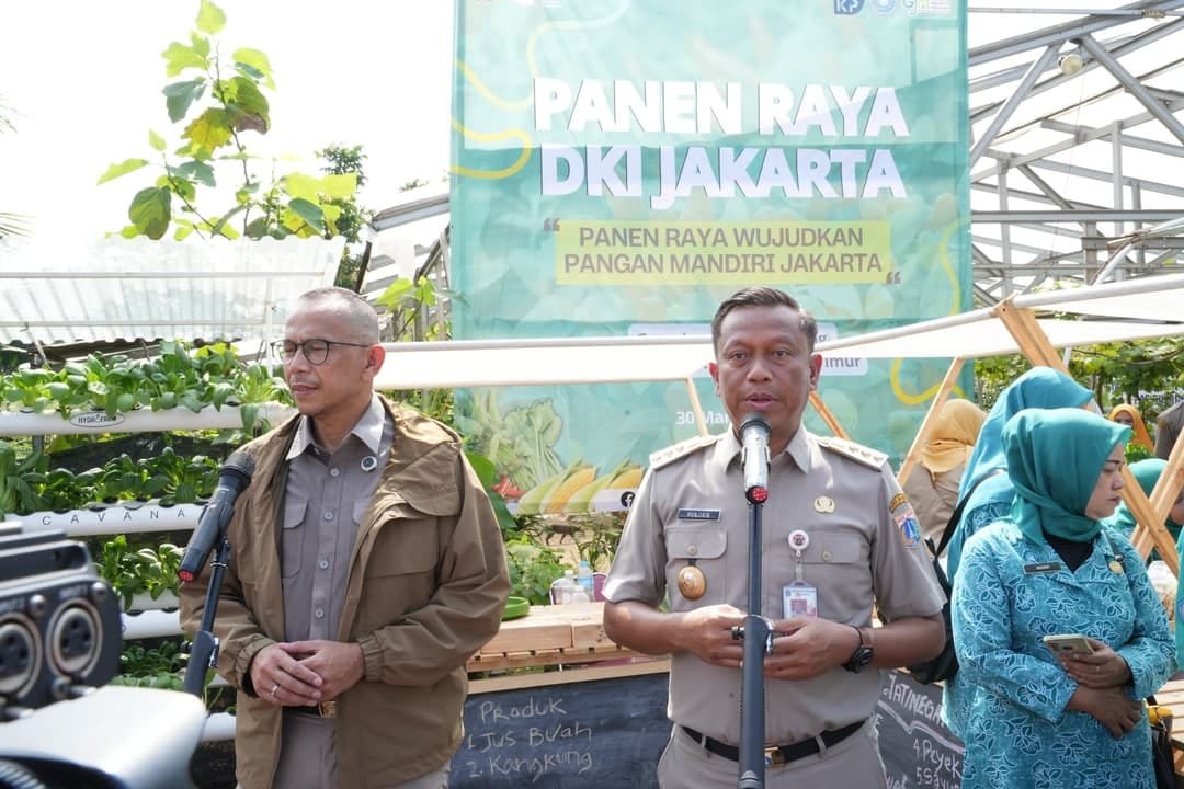 Lubang Galian Condet Jadi ‘Jebakan Maut’, Pengendara Tumbang, Pemkot Jaktim Murka
