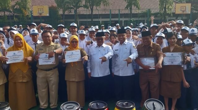 Mendikdasmen dan Walikota Depok Beri Motivasi ke siswa SMP 2
