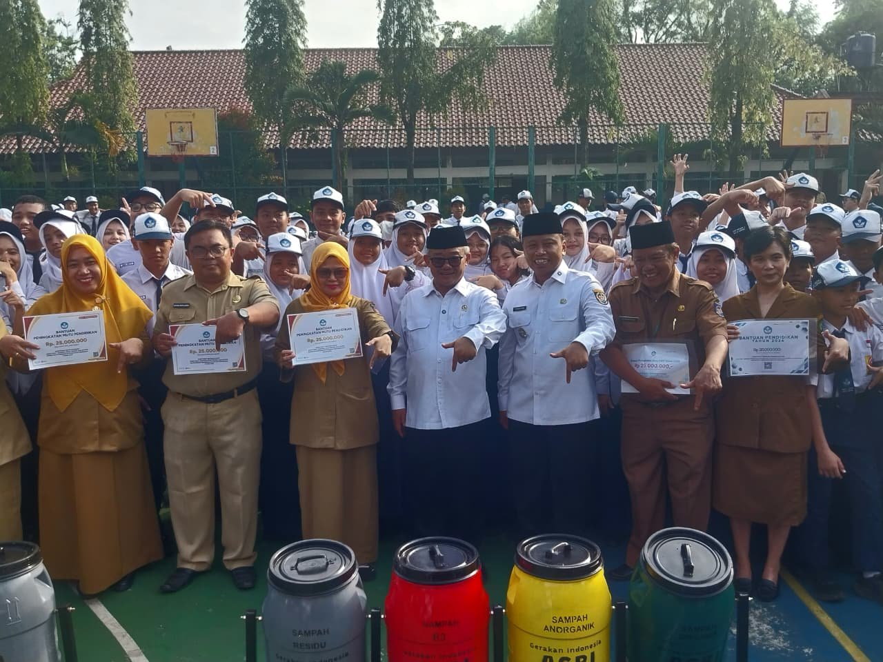Mendikdasmen dan Walikota Depok Beri Motivasi ke siswa SMP 2