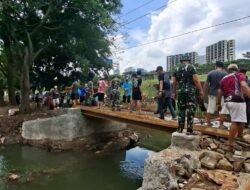 TNI dan Warga Gotong Royong Percepat Pembangunan Jembatan Garuda di Tangsel