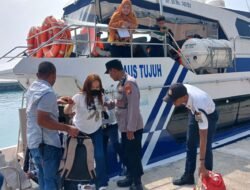 Polsek Kepulauan Seribu Selatan Gelar Yan Pam di Dermaga Utama, Pastikan Situasi Aman dan Kondusif