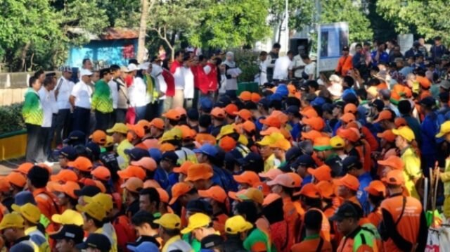 Kerja Bakti Besar Pemkot Jaksel, 600 Personel Turun Tangan Atasi Ancaman Banjir