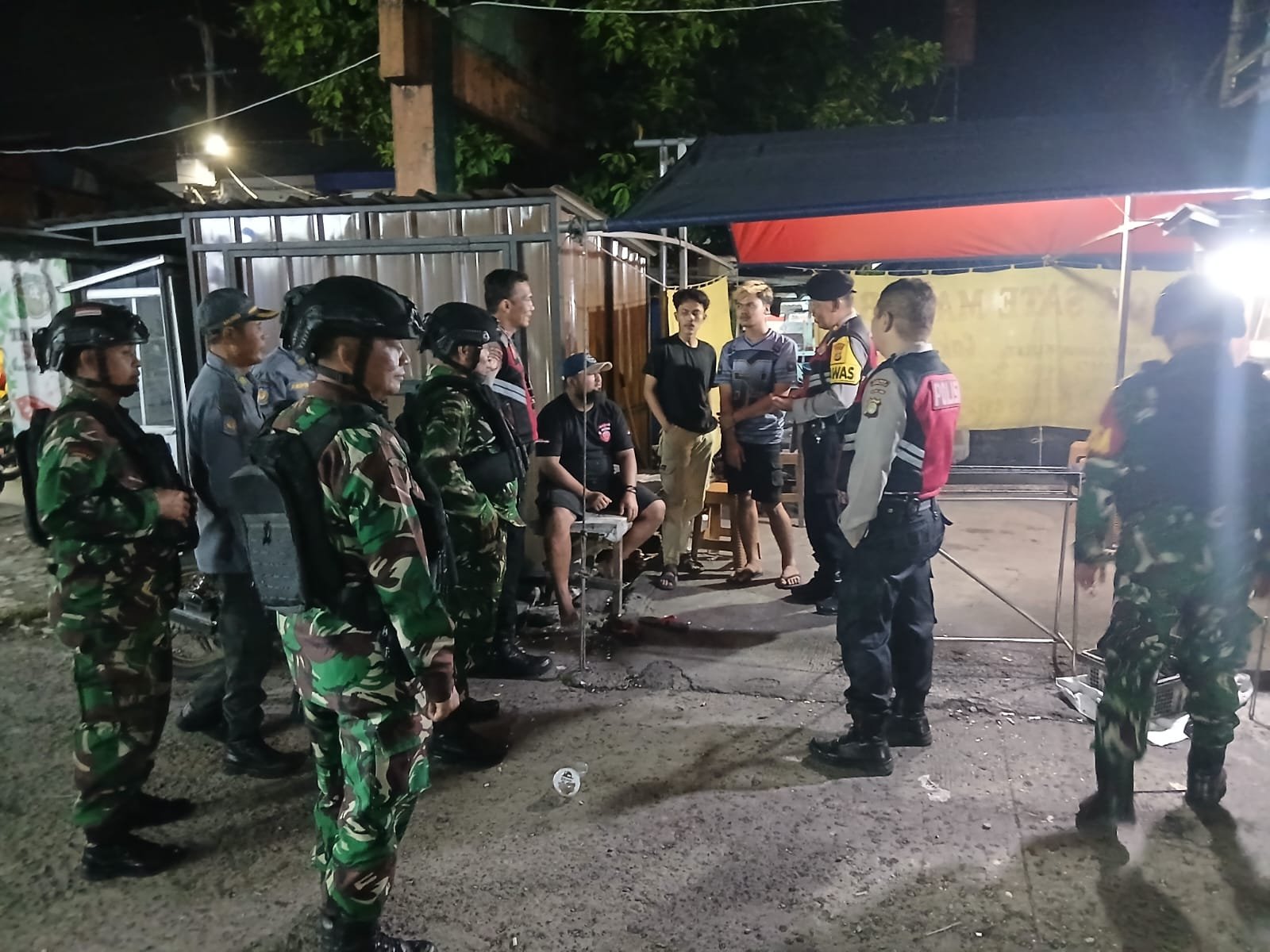 Patroli Maung di Depok, TNI-Polri Tingkatkan Rasa Aman Warga
