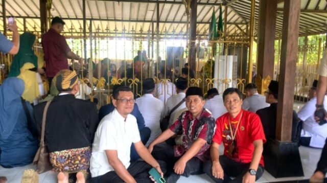 Forkopimda Jepara dan Seluruh Camat Ziarah ke Makam RA Kartini di Rembang