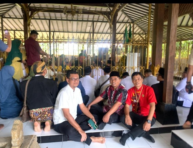 Forkopimda Jepara dan Seluruh Camat Ziarah ke Makam RA Kartini di Rembang