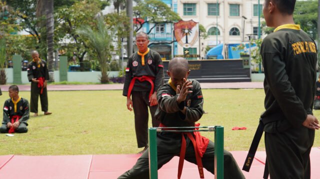 Prajurit Kodam Jaya Ikuti Ujian Kenaikan Sabuk Hitam PSM di Korem 051/WKT