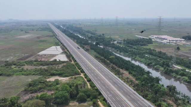 CTP Tollways Dukung Inovasi Pengendalian Sampah Sungai di Bekasi