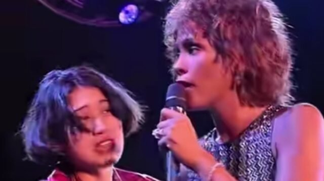 Viral Momen Peluk Whitney Houston, Sania: 'Aku Cuma Bisa Nangis Bahagia'