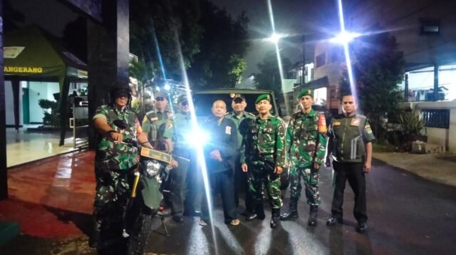 Antisipasi Kejahatan Pasca May Day, Babinsa Gelar Patroli Malam Bersama Komduk
