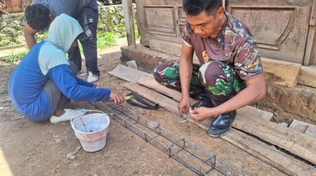 Kekompakan Satgas TMMD Rangkai Besi, Perkuat Fondasi Pembangunan di Desa Godo