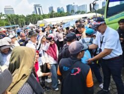 BULOG Bagikan 350 Ribu Paket Sembako Gratis di Peringatan May Day 2026 Monas
