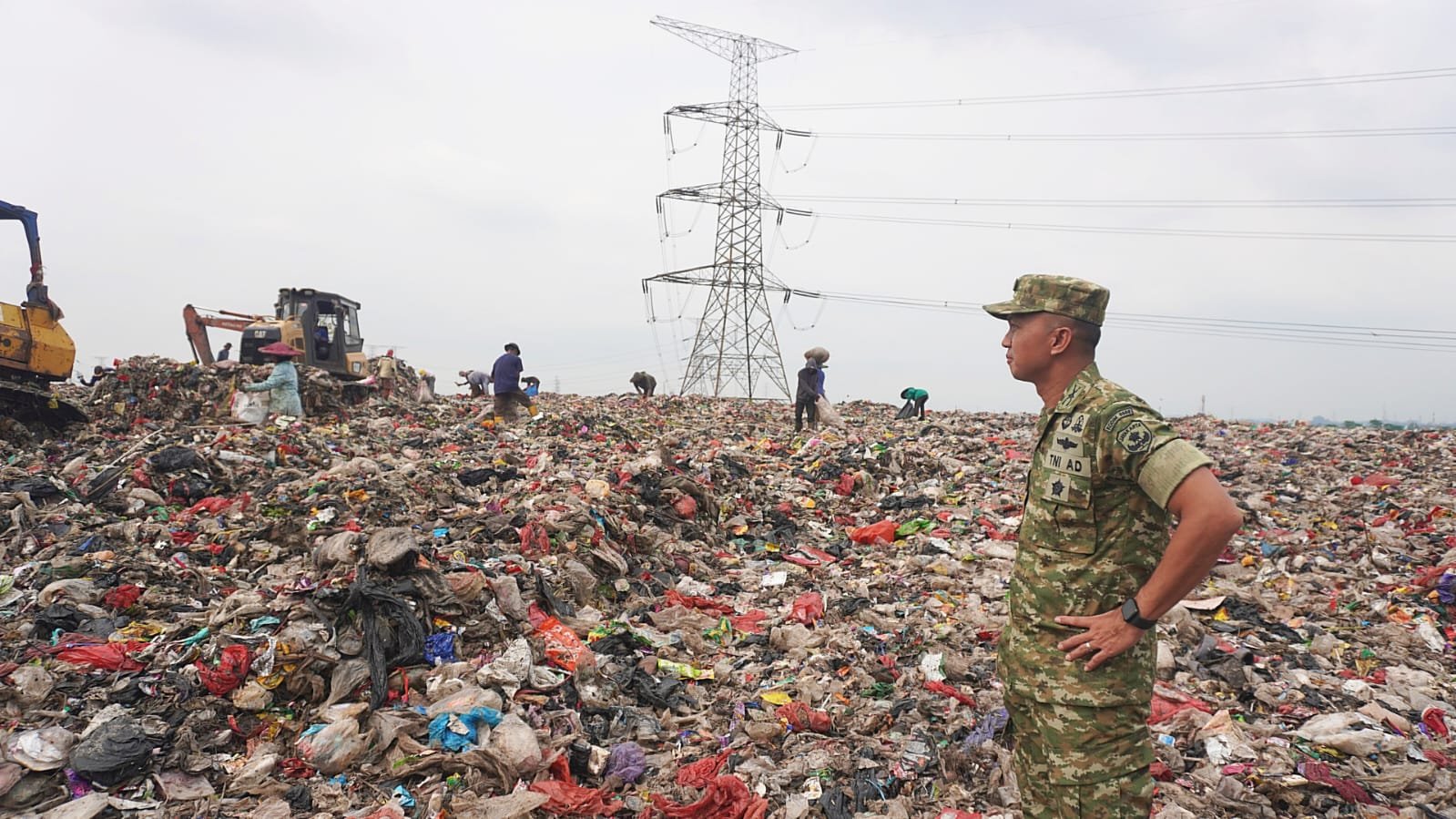 Tinjau TPA Cipayung, Dandim Depok Tegaskan Komitmen TNI Atasi Sampah