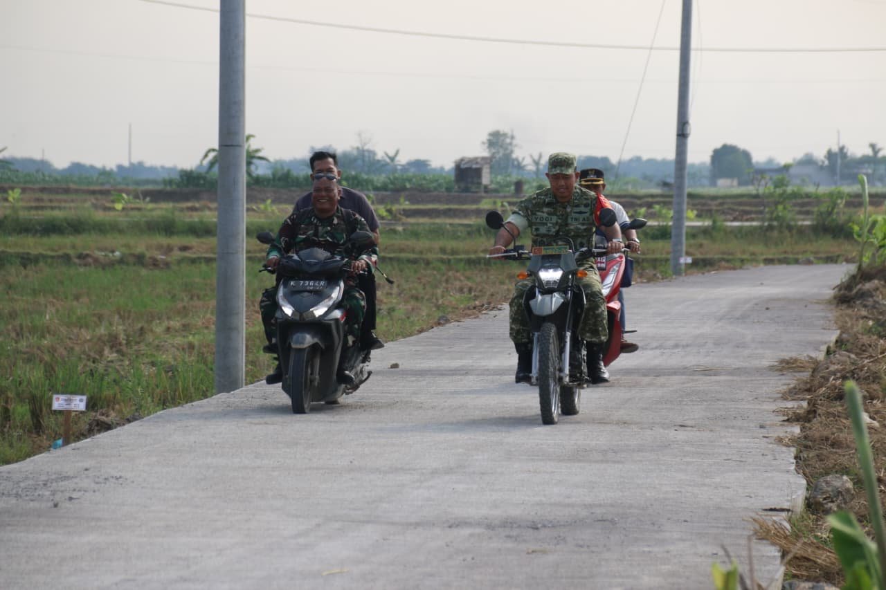 Sinergi TNI-Rakyat di TMMD Pati: Dansatgas Tinjau Progres Pembangunan Jalan Desa