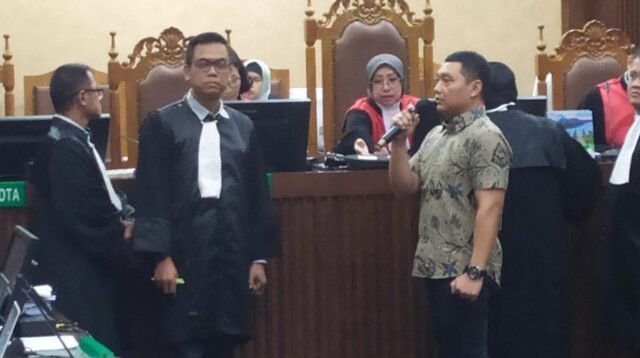 Sidang Dugaan Korupsi Sertifikasi K3, Terdakwa Serahkan Dokumen Kendaraan ke Jaksa