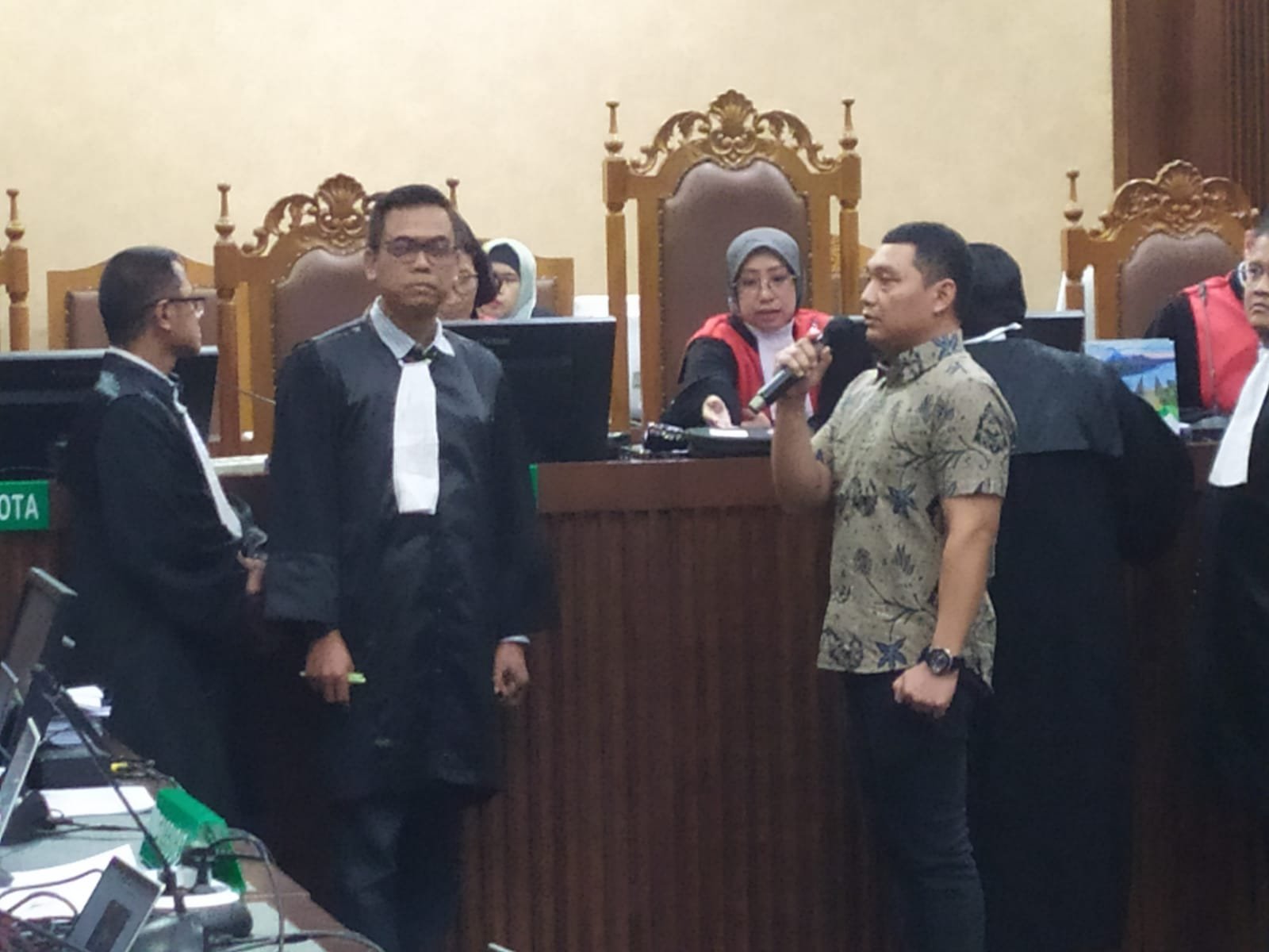 Sidang Dugaan Korupsi Sertifikasi K3, Terdakwa Serahkan Dokumen Kendaraan ke Jaksa