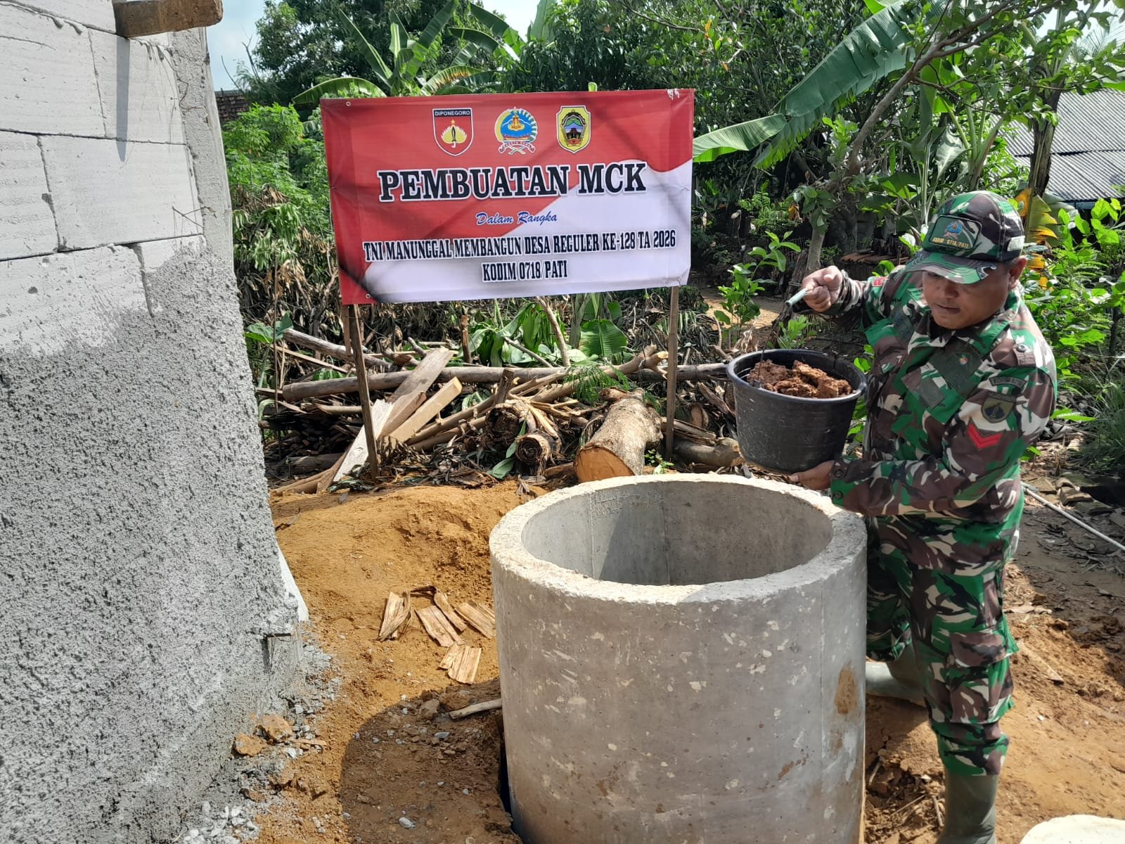 Gotong Royong Percepat Pembangunan MCK, Warga Rasakan Manfaat Nyata