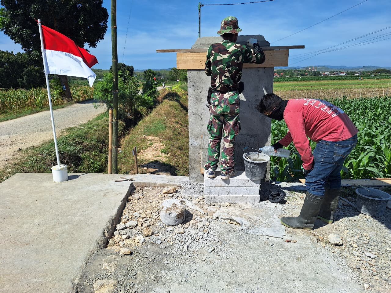 Tugu Prasasti TMMD 128 Berdiri di Desa Godo, Bukti Nyata Sinergi TNI dan Rakyat