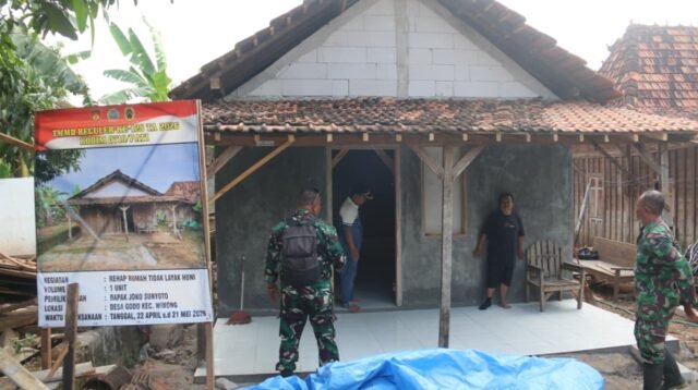 Rumah Sempat Roboh Diguyur Hujan, Satgas TMMD 128 Hadir Bangunkan Hunian Layak untuk Bapak Joko