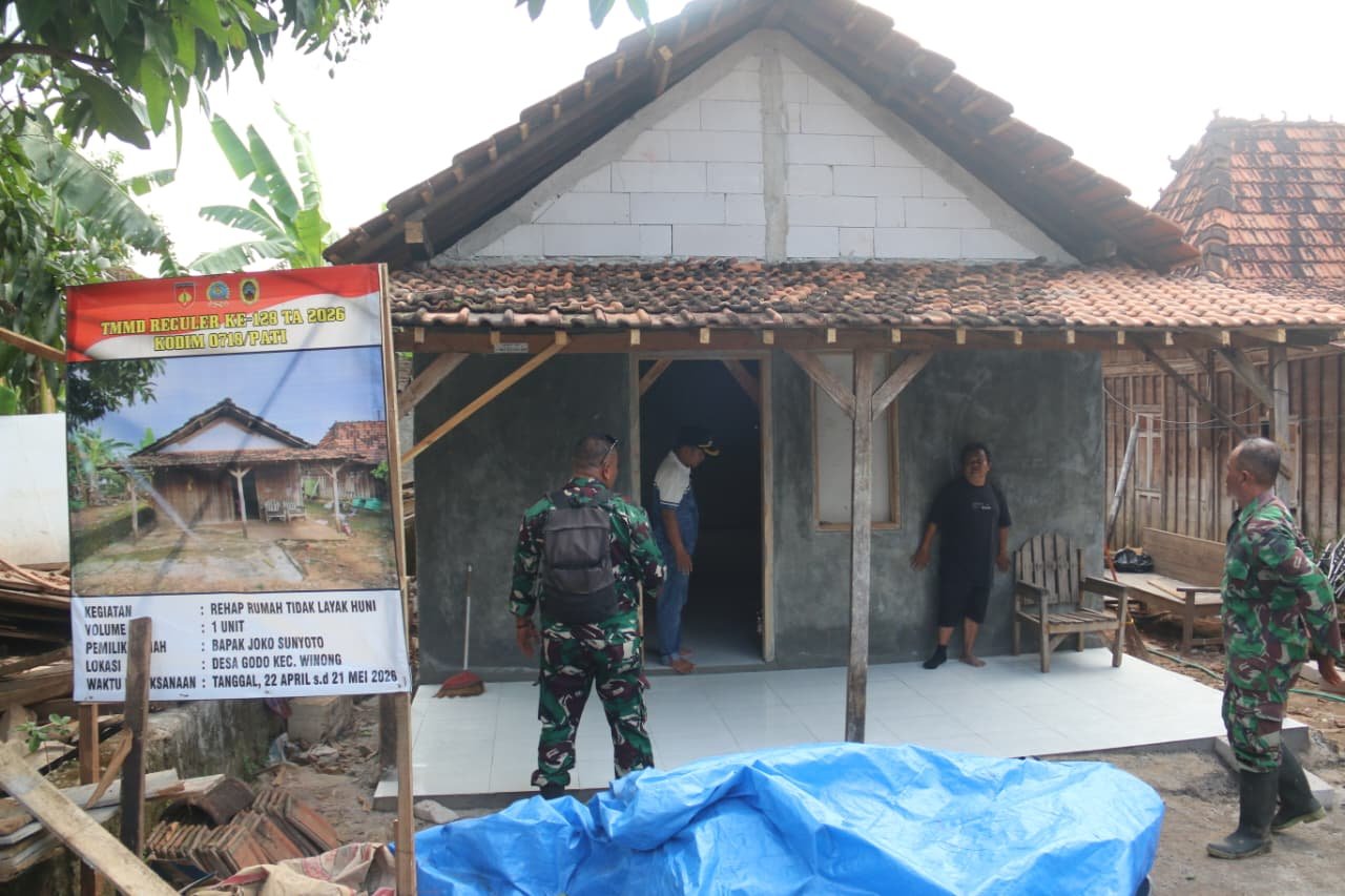 Rumah Sempat Roboh Diguyur Hujan, Satgas TMMD 128 Hadir Bangunkan Hunian Layak untuk Bapak Joko