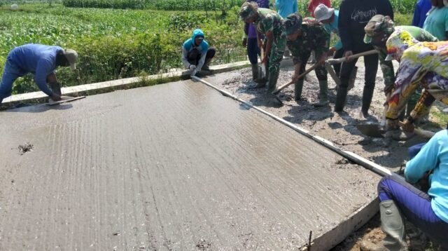 Tinggal 200 Meter, Betonisasi Jalan Desa Godo Hampir Rampung