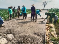 Terik Matahari Tak Padamkan Semangat Gotong Royong Satgas TMMD dan Warga Desa Godo