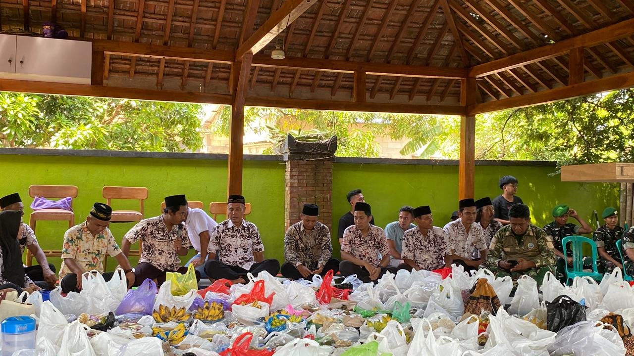 Di Balik Tumpeng dan Doa: Kemanunggalan TMMD ke-128 Pati Terasa di Sedekah Bumi Desa Godo