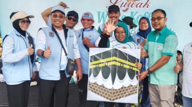 Ikut Fun Walk KORMI Depok, Warga Pulang Dapat Umroh