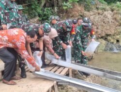 Kapok Sahli Pangdam IV/Diponegoro Tebar Benih Ikan di Penutupan TMMD Ke-128 Kodim Pati