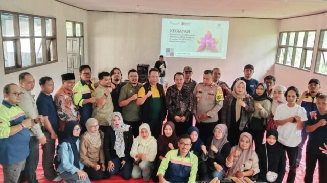 Dorong Kemandirian Masyarakat, PT ANTAM Arinem Latih Warga Pakenjeng Budidaya Anggrek