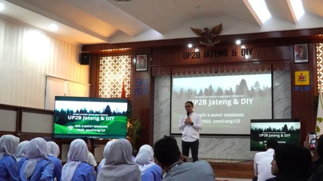 PLN Mengajar Kenalkan Teknologi Sistem Kelistrikan kepada Siswa SMKN 1 Blora