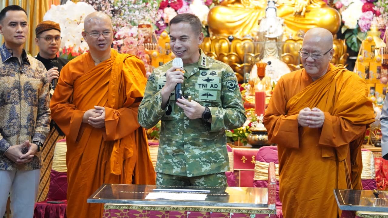 Pangdam Jaya Hadiri Perayaan Waisak 2570 TB di Buddhist Center Jakarta Barat