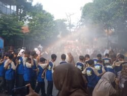 Kelulusan SDN Poris Gaga 6 Berlangsung Meriah, Siswa Rayakan Momen Perpisahan Bersama Petugas Damkar