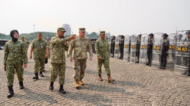 Pererat Kerja Sama Pertahanan, Kodam Jaya Gelar Static Show PHH untuk Delegasi Hawaii National Guard