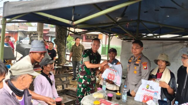 Dandim dan Kapolres Depok Turun Langsung Temui Warga, Program Jaga Depok On The Spot Salurkan Bansos