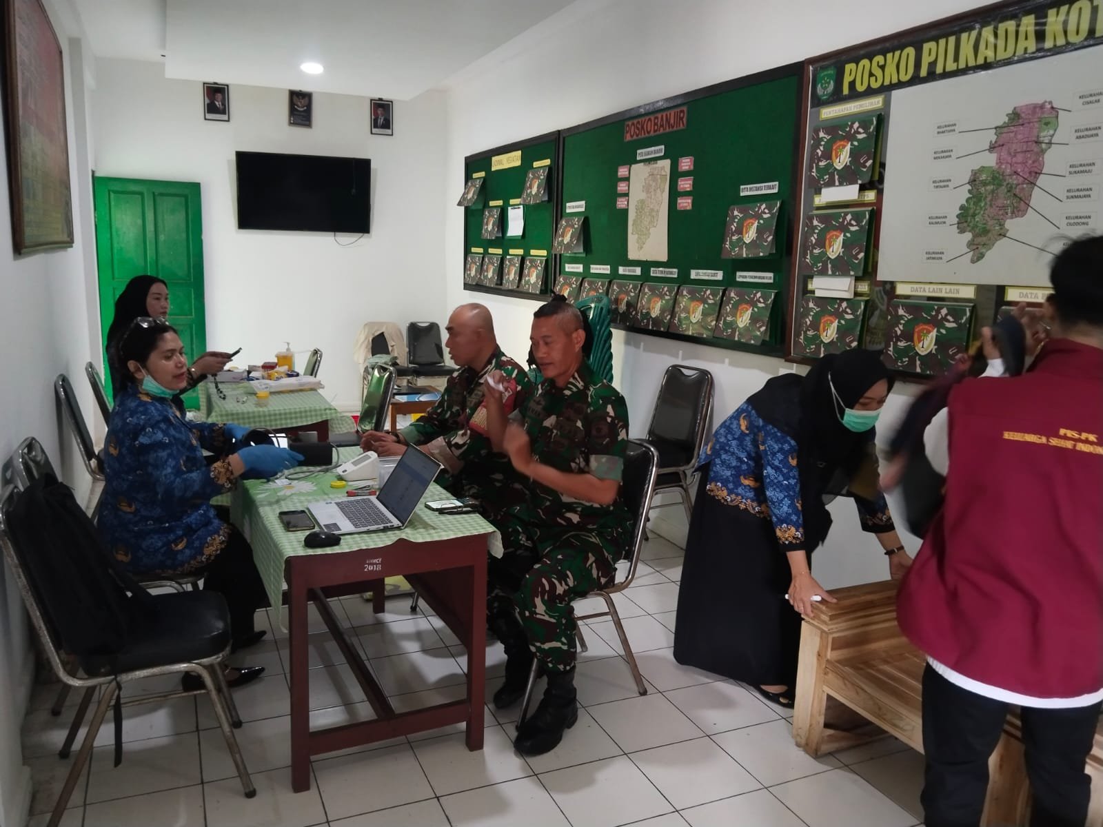 Jaga Kebugaran Prajurit, Koramil 03/Sukmajaya Gandeng Puskesmas Gelar Cek Kesehatan Babinsa