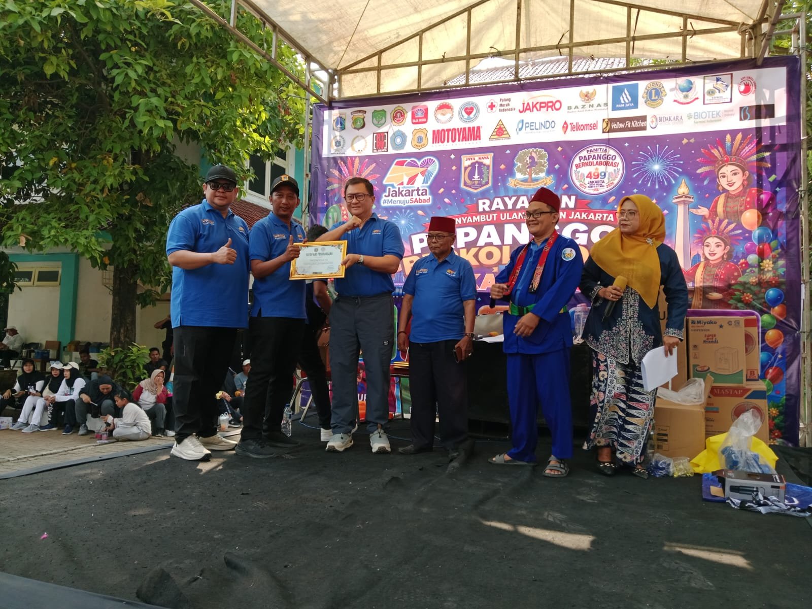 Ketua Umum PEWARPA Trissen Widjaja Berbagi 50 Mesin Pompa Air untuk Warga pada HUT Jakarta ke-499