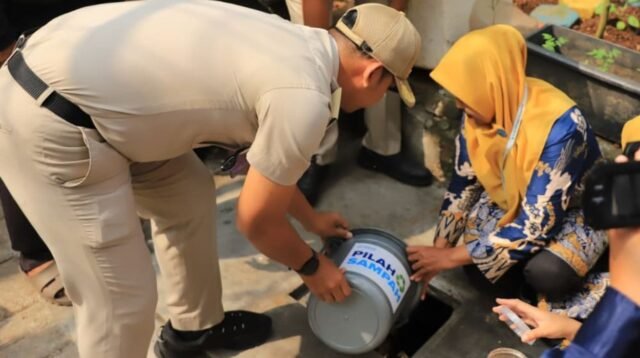 Pela Mampang Andalkan Teba Modern dan Biopori Jumbo Tekan Volume Sampah