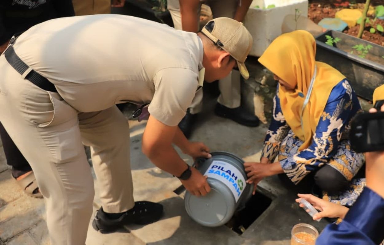 Pela Mampang Andalkan Teba Modern dan Biopori Jumbo Tekan Volume Sampah