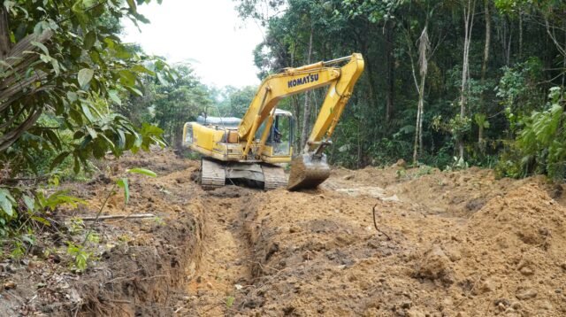 Satgas TMMD ke 129 Kodim 0210/TU membuka Jalan Harapan Warga Desa Sijarangon