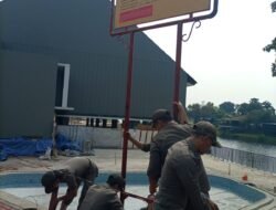 Tanpa Pandang Bulu, Pol PP Segel Kolam Renang di Perumahan