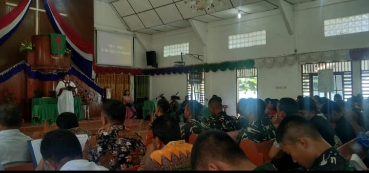Satgas TMMD Ke 129 Kodim 0210/TU Ikut Ibadah Minggu Pagi di Gereja HKBP Sijarango
