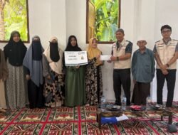 YBM PLN UP2B Bali Konsisten Dukung Pendidikan Keagamaan Melalui Santunan Guru Ngaji di TPQ Fi'lul Khair