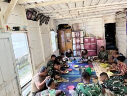 Suasana Keakraban di Momen Makan Siang Satgas TMMD Kodim 0210/TU Bersama Warga