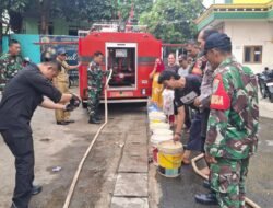 Kodim 0508 Depok Distribusikan Pasokan Air Bersih ke Pemukiman