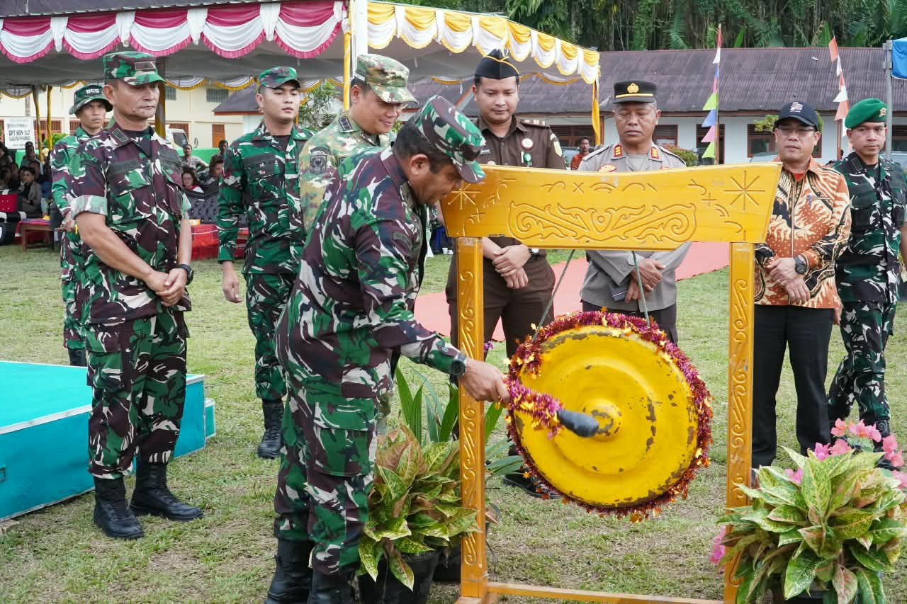 Irdam I/BB Resmi Tutup TMMD Ke-129 Kodim 0210/TU di Desa Sijarango