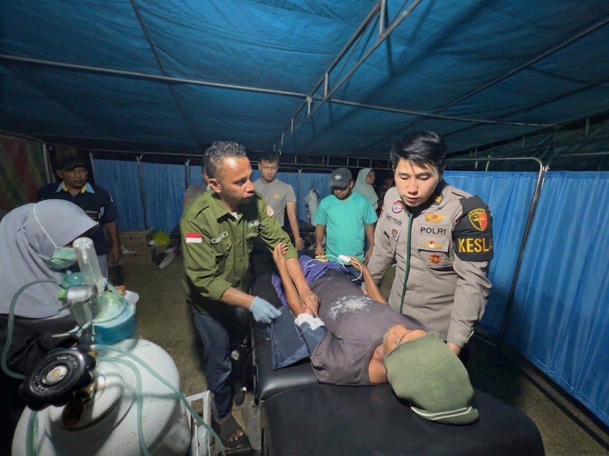 Di Tengah Perayaan Kemerdekaan, Korbrimob Polri Hadir untuk Warga NTT Terdampak Gempa
